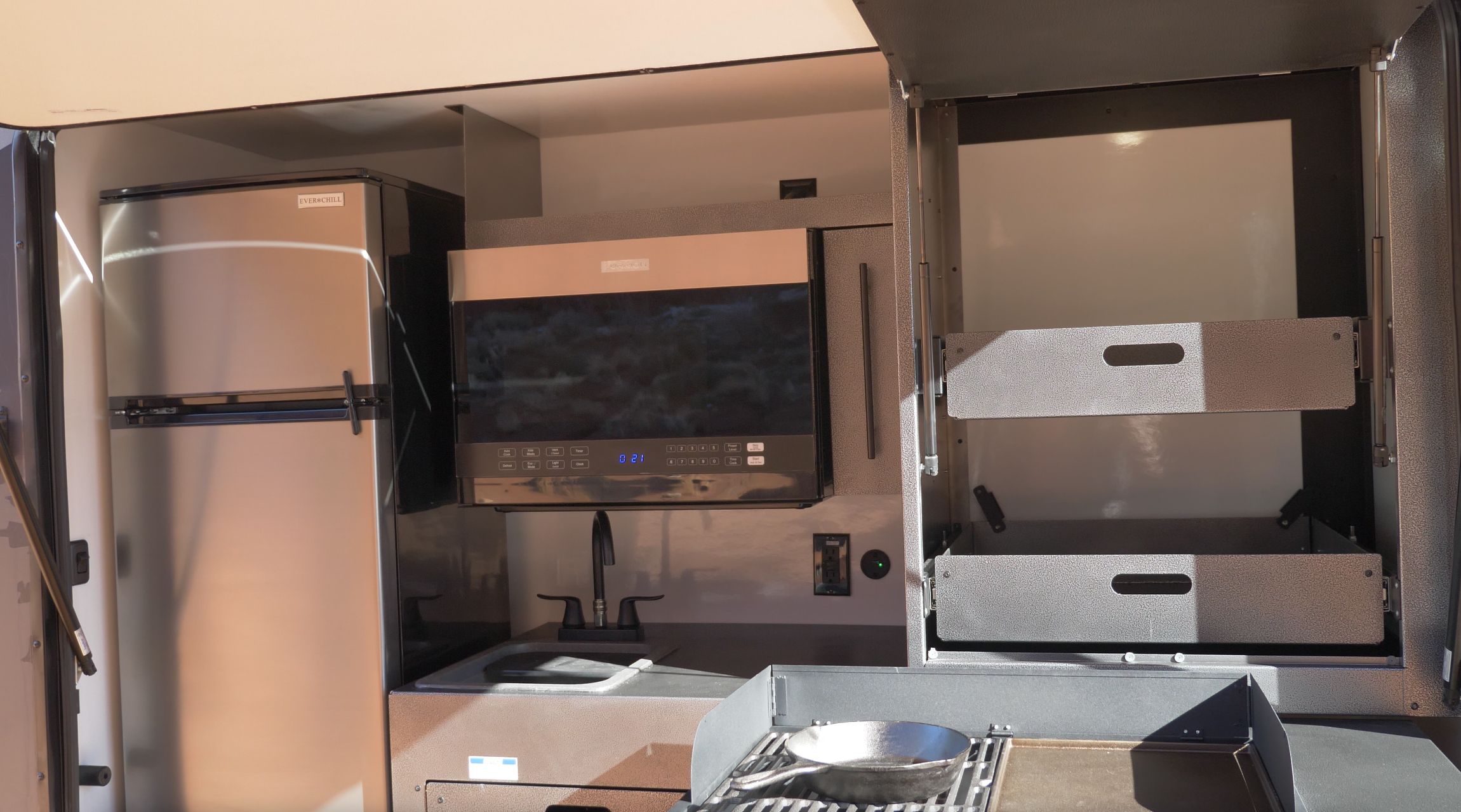 Pause 20.2 Ext Kitchen 2